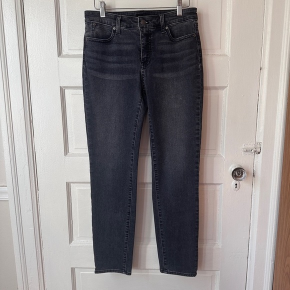 Talbots Black Jeans Slim Leg Ankle Stretch Sz 4 NWOT Casual Minimalist Denim - Picture 3 of 12